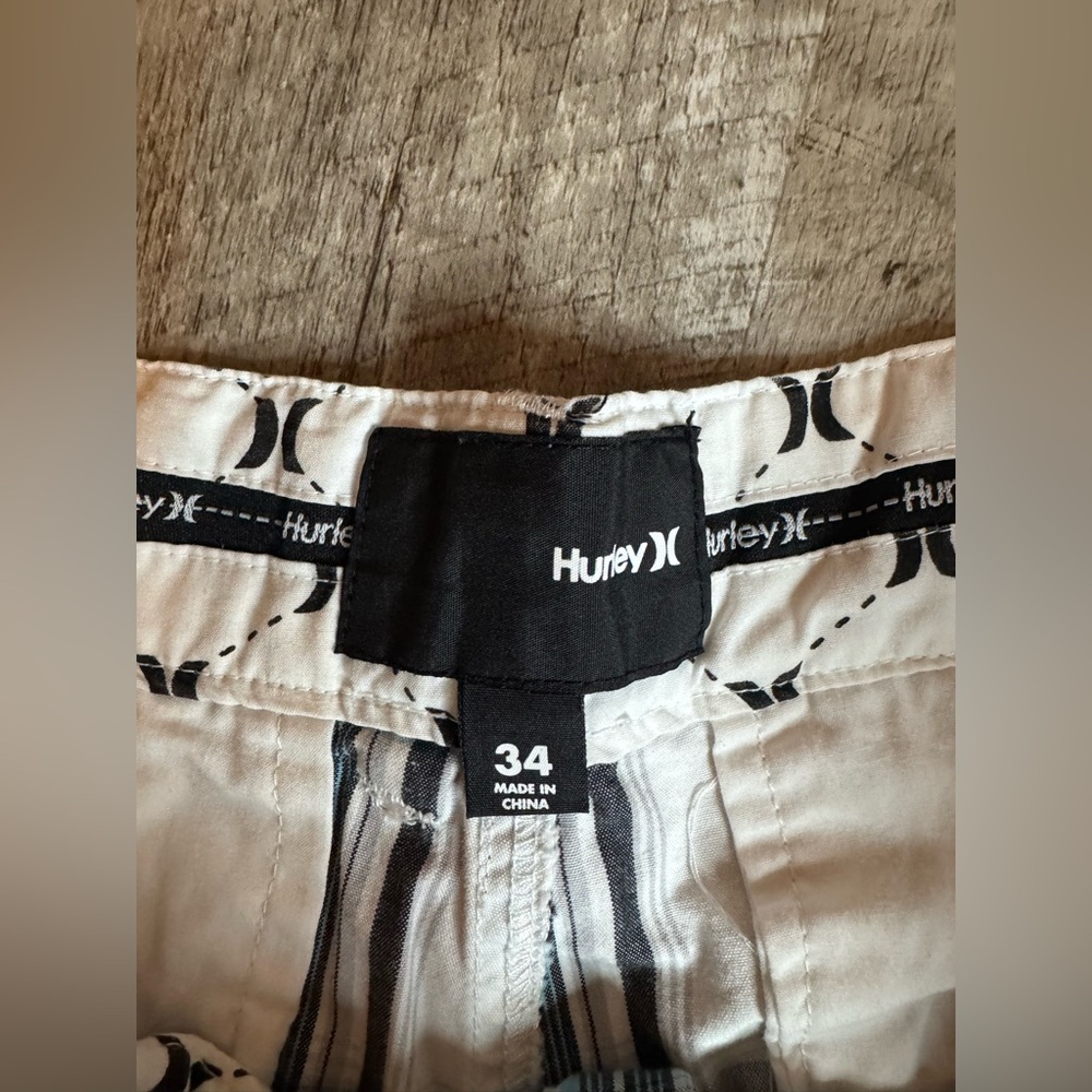 Hurley men’s 34 white/blue plaid shorts with pockets - Picture 4 of 11